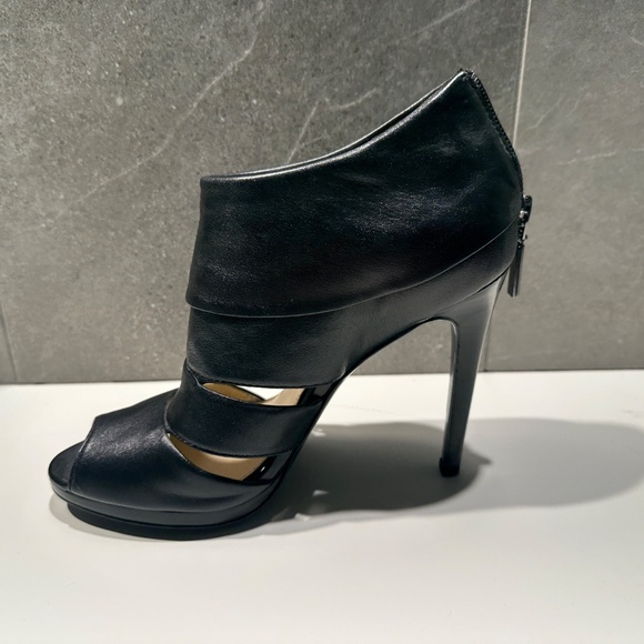 Calvin Klein Patrish - Picture 2 of 7